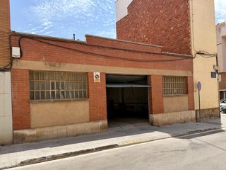 Business premise in Ca n'Aurell. Nave en venta