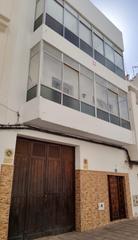 Casa adossada a Centro - La Vega Alta. Venta de vivienda con almacén