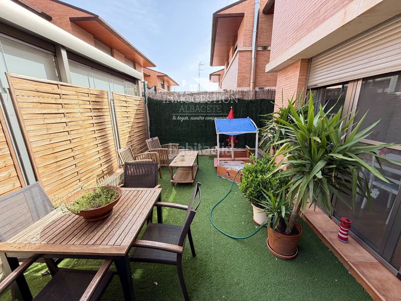 Foto 42ac11a6-2e06-4fc9-bf25-e19304fba15f. Casa adosada adosado en venta zona medicina en Facultad de Medicina Albacete