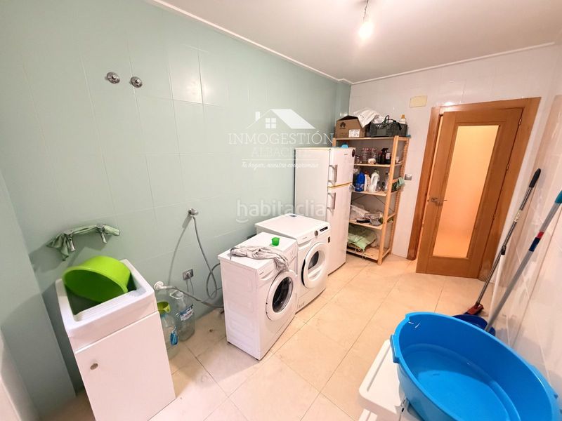 Foto 5b8a9725-f2c1-477a-8648-bdffcd22bfd0. Casa adosada adosado en venta zona medicina en Facultad de Medicina Albacete