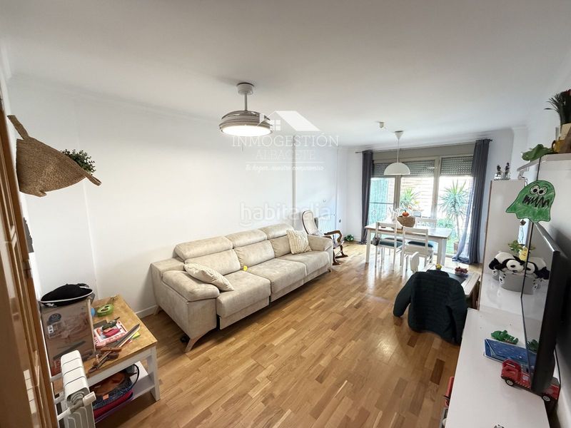 Foto cb1578a3-1350-4768-a985-7757b6041984. Casa adosada adosado en venta zona medicina en Facultad de Medicina Albacete