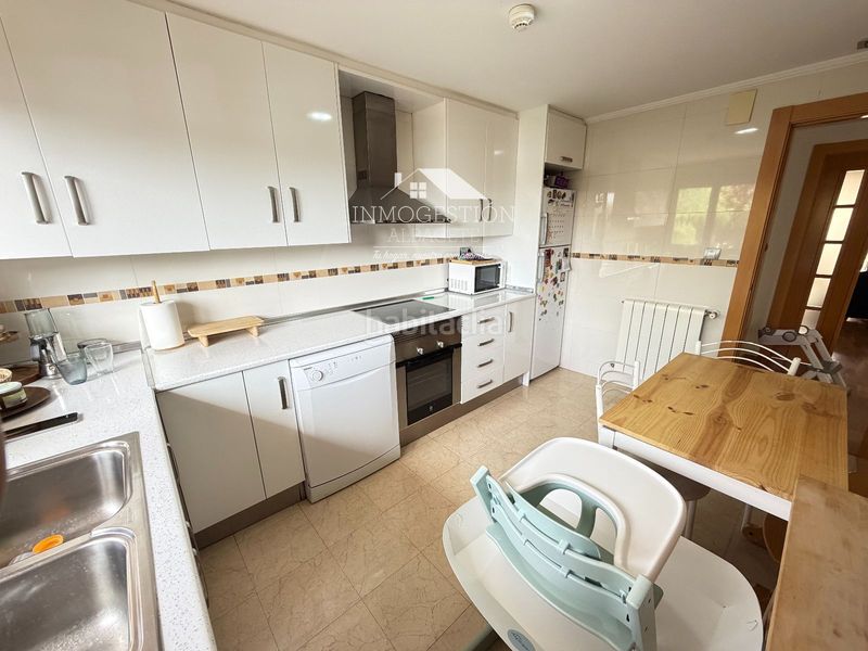 Foto d03b963c-ad9a-4528-bbb9-8a4edb36b391. Casa adosada adosado en venta zona medicina en Facultad de Medicina Albacete