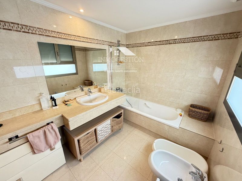 Foto f0e7febc-3ae3-41ac-af58-f69ca8e539e9. Casa adosada adosado en venta zona medicina en Facultad de Medicina Albacete