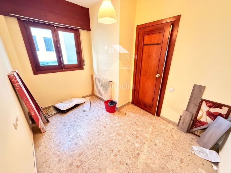 Foto 526b8457-a05c-4ff3-a67e-280be8c63913. Flat with heating parking in Centro Albacete