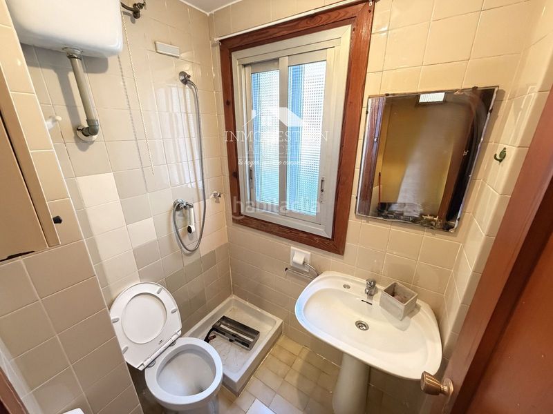 Foto 5b5beb2a-702c-4a9a-9a04-927c3a360552. Flat with heating parking in Centro Albacete