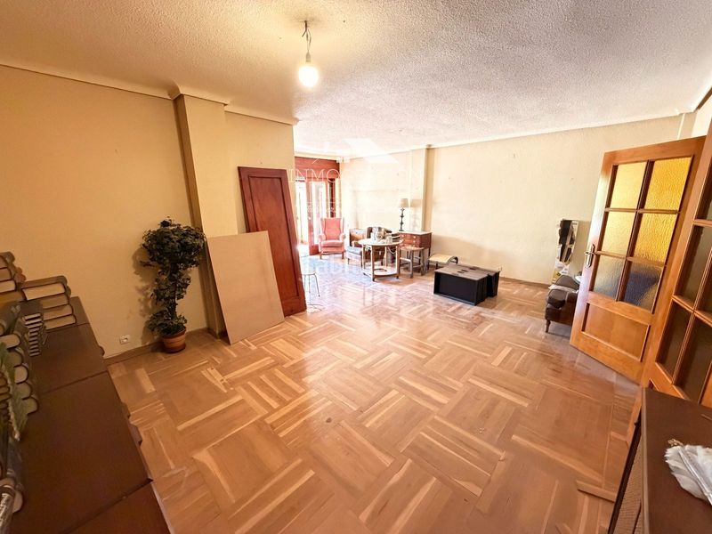 Foto 92a15402-414a-4b42-9f4a-69b2253fc554. Flat with heating parking in Centro Albacete