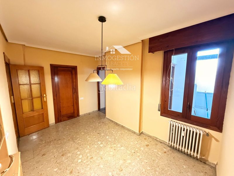 Foto fb5eb992-adcf-4795-b120-51031be78c93. Flat with heating parking in Centro Albacete
