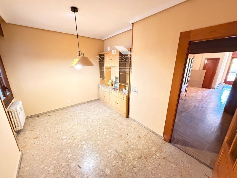 Foto fd532c98-4c42-4a05-9006-cc2bad4686d3. Flat with heating parking in Centro Albacete