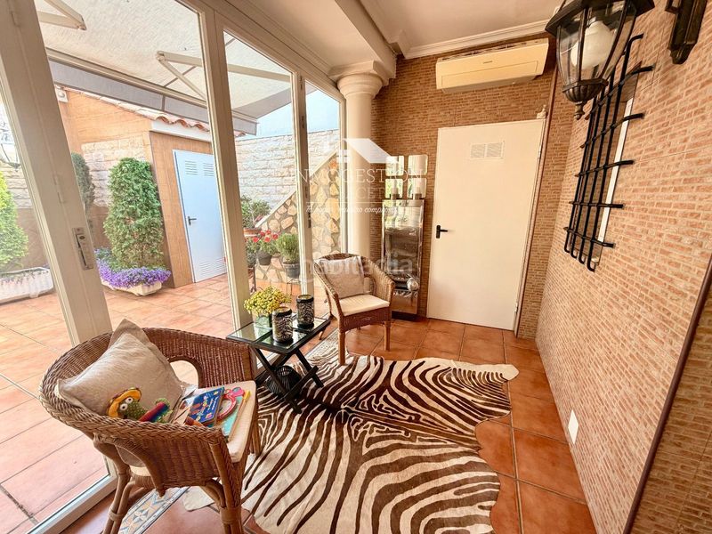 Foto 8d22e509-20a8-4c52-a454-914c4576060e. Casa amb calefacció aparcament a Ensanche - Franciscanos Albacete