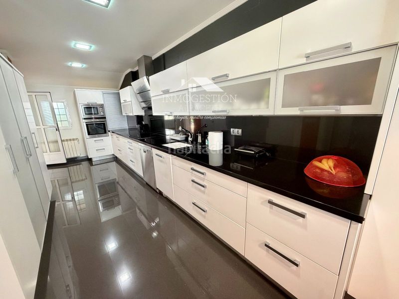 Foto 93292550-e2ef-4fb5-82ba-ee09c57764c6. Casa amb calefacció aparcament a Ensanche - Franciscanos Albacete