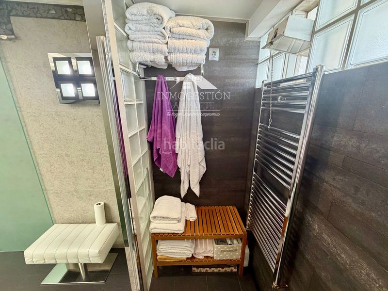 Foto adf71fdd-91fa-4a5a-b750-9c38d073b49c. Casa amb calefacció aparcament a Ensanche - Franciscanos Albacete