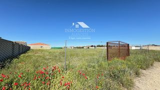 Rural plot in Pedanías - Extrarradio. Parcela con agua en los ojos de san jorge  vallada