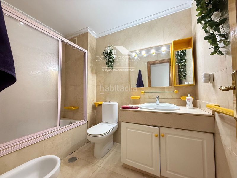Foto b4d1f326-cb48-45af-8875-e89b8dfb329f. Rent flat with heating parking in Centro Albacete