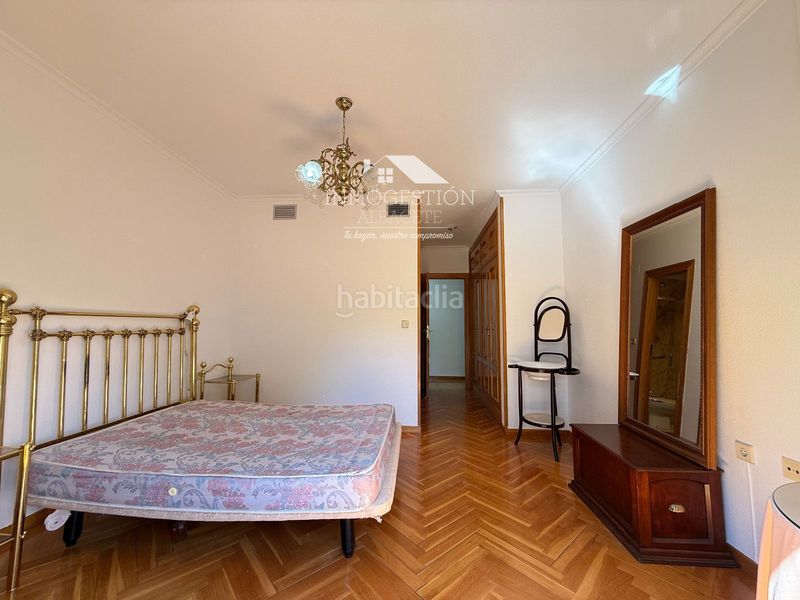 Foto dd157bb4-5c92-41a2-98f8-c73ea937511b. Rent flat with heating parking in Centro Albacete
