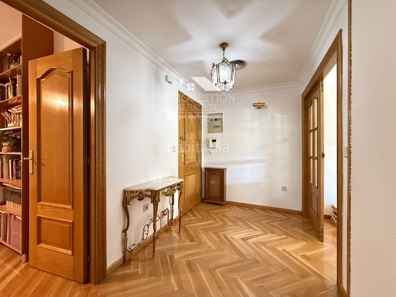 Foto f71822ff-89b6-49b0-887d-74ff2b8f1e4c. Rent flat with heating parking in Centro Albacete