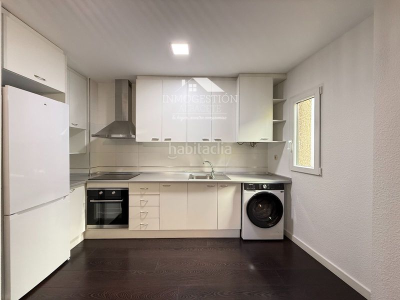 Foto 46fabd69-ede8-4a4d-b07f-2b0e4d13203f. Rent flat with heating in Centro Albacete