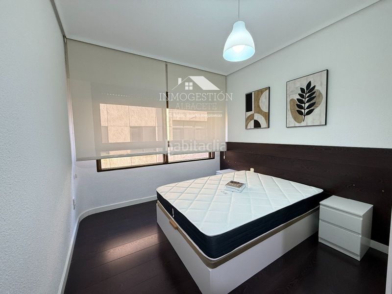 Foto baad8d1b-2d1a-412e-8152-095b2813170d. Rent flat with heating in Centro Albacete
