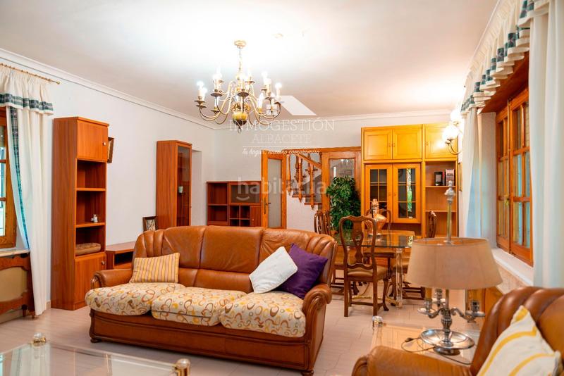 Foto 0e2059d7-af38-4304-b07b-e69a6a2c110f. Casa chalet independiente en urbanizacion pinares del jucar en Albacete