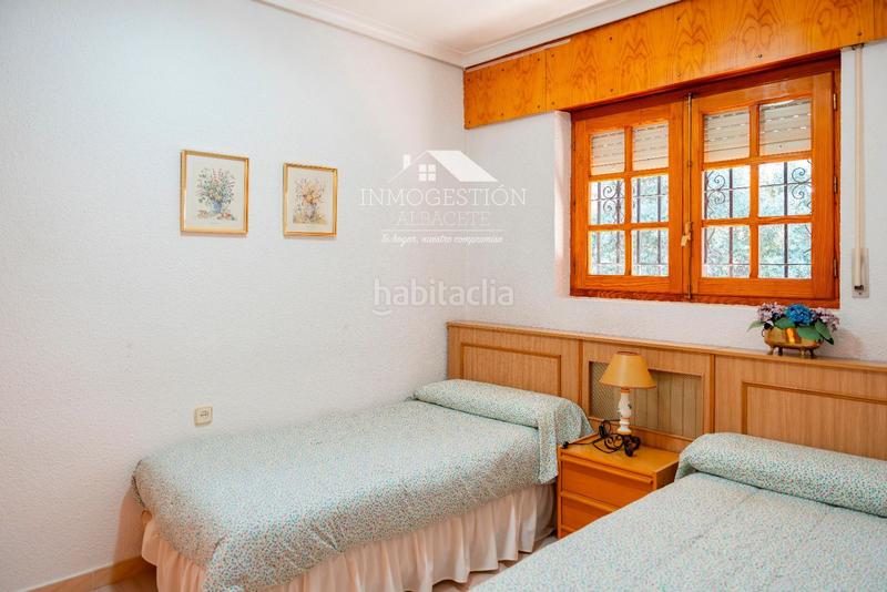 Foto 12fa6b5f-26eb-4c6e-a9dd-99387c207e65. Casa chalet independiente en urbanizacion pinares del jucar en Albacete