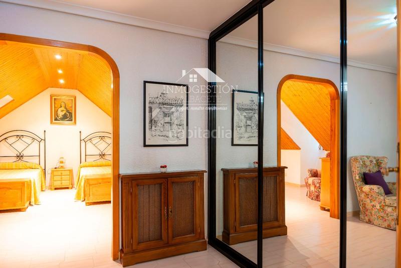 Foto 1a7dae5f-5fc5-4c4b-9b31-63594b4d23f9. Casa chalet independiente en urbanizacion pinares del jucar en Albacete