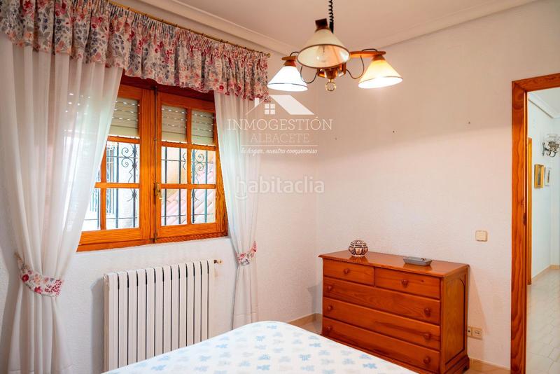 Foto 1b7480da-9b56-4a31-b87b-d57788347075. Casa chalet independiente en urbanizacion pinares del jucar en Albacete