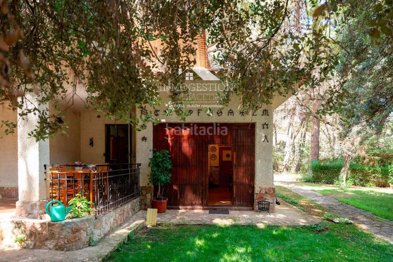 Foto 1e19dd47-b7d1-48e0-acc2-a75b907810ad. Casa chalet independiente en urbanizacion pinares del jucar en Albacete