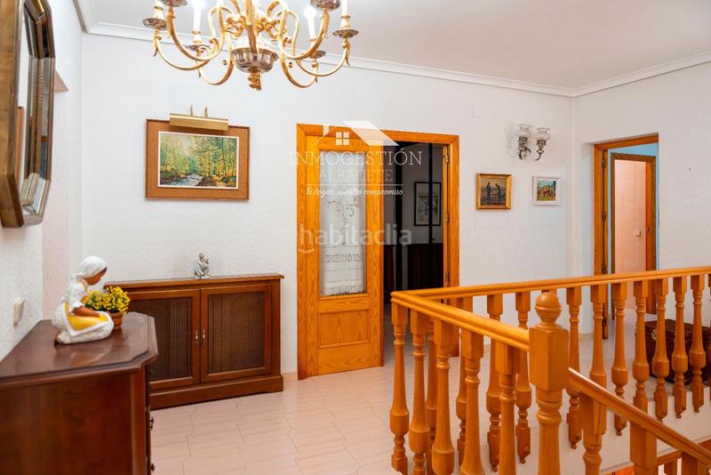 Foto 4bc4e6ec-eb1f-4b60-a3b9-e15d5035d796. Casa chalet independiente en urbanizacion pinares del jucar en Albacete