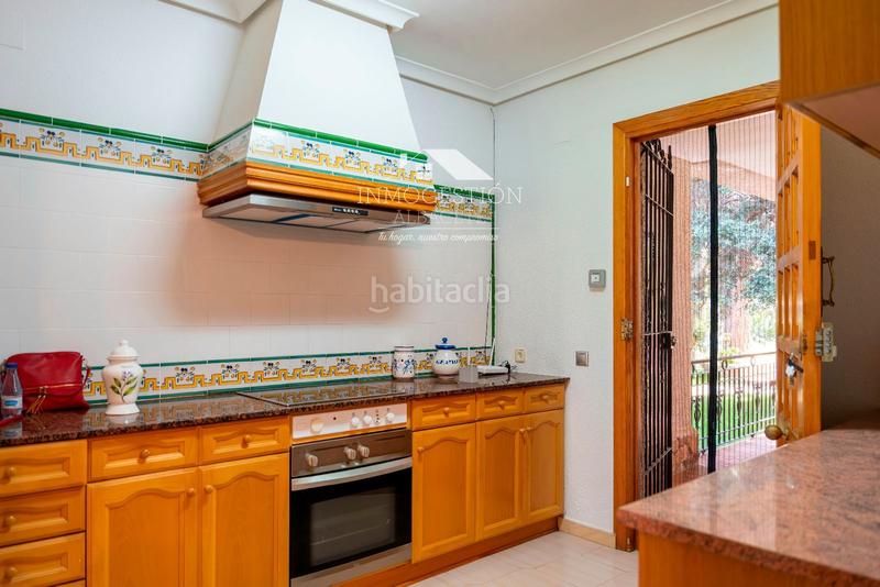Foto 692acd21-6397-44f8-8012-f48b993faadf. Casa chalet independiente en urbanizacion pinares del jucar en Albacete