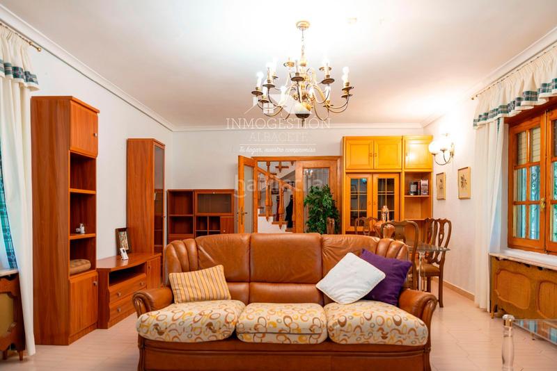 Foto 9a16a750-7467-45c4-8169-e7fb08c26413. Casa chalet independiente en urbanizacion pinares del jucar en Albacete