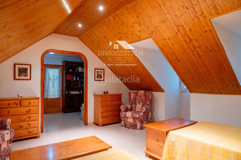 Foto cebb1541-5f59-4601-994b-78c70aa17064. Casa chalet independiente en urbanizacion pinares del jucar en Albacete