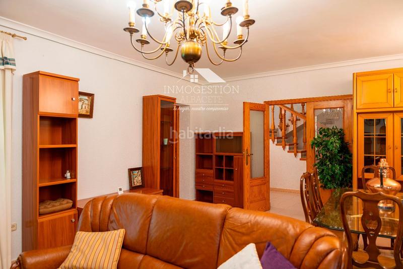 Foto f6524adf-1289-4be1-aed9-1ebcd4115e7e. Casa chalet independiente en urbanizacion pinares del jucar en Albacete