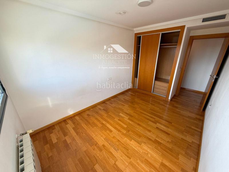 Foto e84cdbfe-a698-4f34-9dbd-478c1cccf572. Appartamento con riscaldamento parcheggio piscina in Albacete