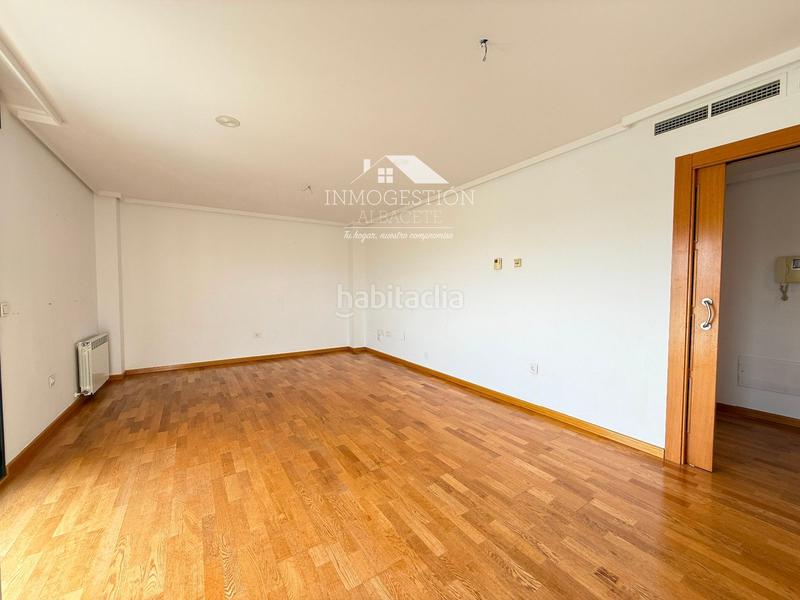 Foto fa181609-eb47-4a6d-81d3-00e8d28084ea. Appartamento con riscaldamento parcheggio piscina in Albacete
