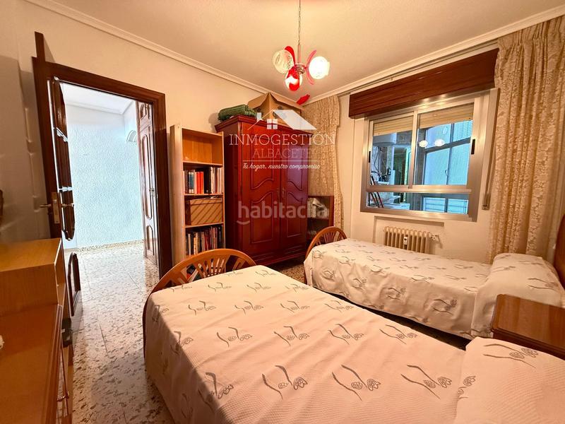 Foto e6b43214-e322-4243-87e4-2f7dfb580599. Piso  de 4 habitaciones zona villacerrada en Albacete