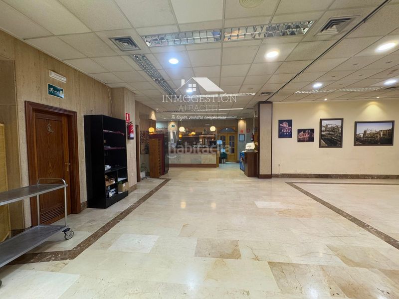 Foto 0cd35941-ffbb-4efc-9900-205bbfa2d3db. Local comercial a Centro Albacete