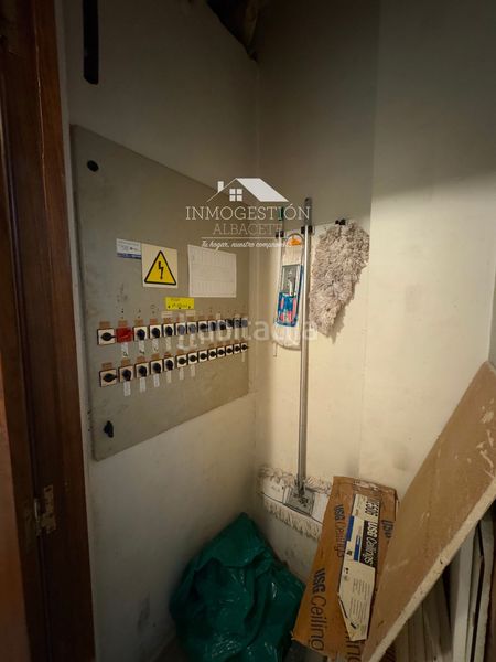 Foto 2bf830a7-fc1b-44d7-a1ff-a70fbb04fcee. Local comercial a Centro Albacete