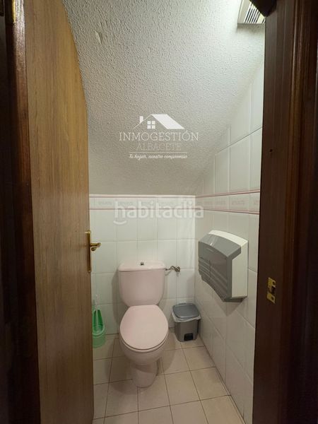 Foto 7c8ab08d-80a1-4a37-bc67-bd3928d7dbe1. Local comercial a Centro Albacete