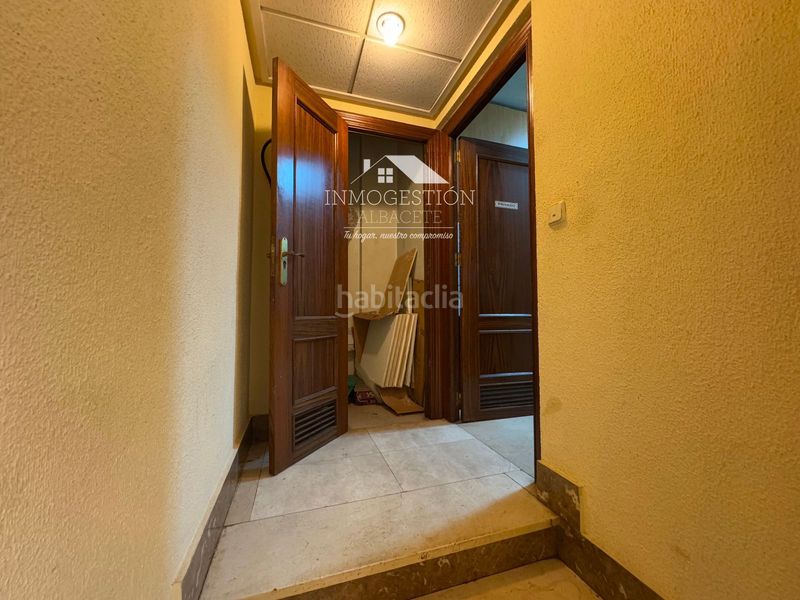 Foto 8d858ffd-9673-4236-9b8b-1a29e365a6c8. Local comercial a Centro Albacete