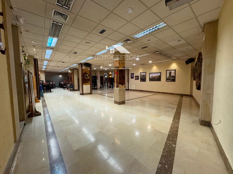 Foto f1ac6ad0-c2d3-4015-a3c2-eaa3986a1355. Local comercial a Centro Albacete