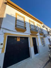 Casa  Calle del alamillo. Casa con cochera en fuentes de andalucia