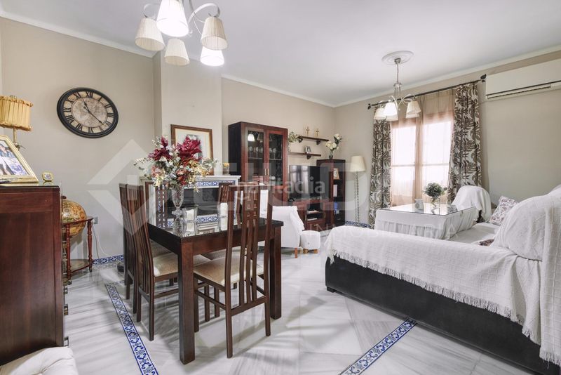 Foto acede723-d56f-4b0d-8bd1-945a23e09b21. Casa a Marchena