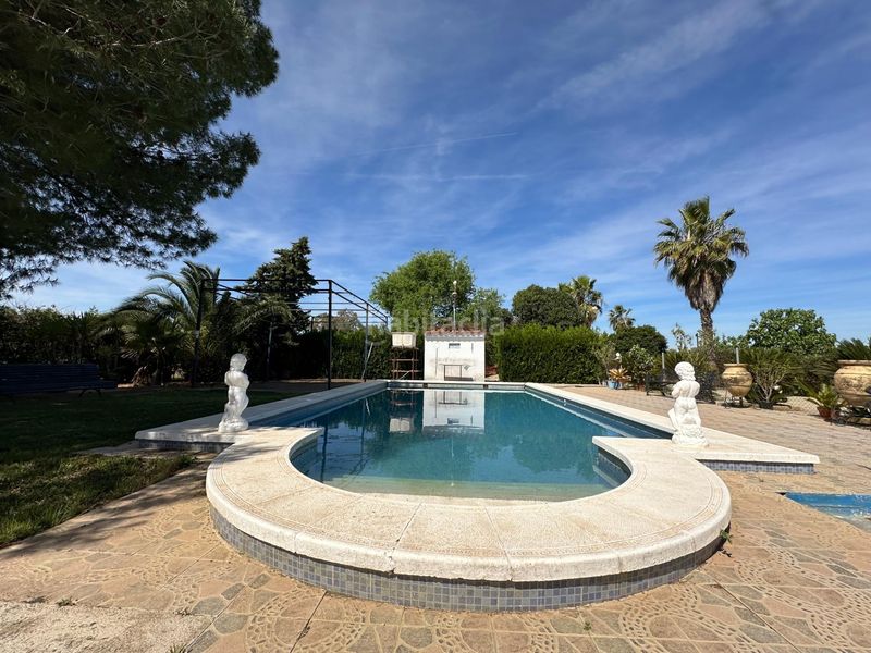 Foto e7244e40-7f40-44b6-9c09-2be0375f7553. Xalet a Marchena