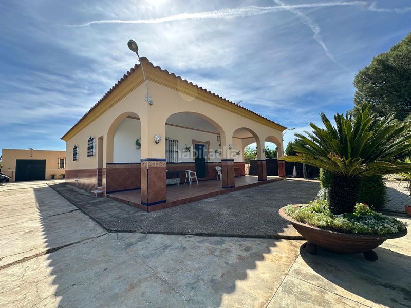 Foto f541e18d-8569-4d71-85fa-d356270f3bd6. Xalet a Marchena