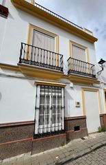 Casa  Calle alta. Casa de dos plantas en fuentes de andalucía