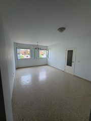 Etagenwohnung  Calle calle azucena. Piso de tres habitaciones