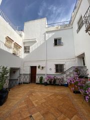 House  Calle de las cintera. Casa en patio de vecinos en marchena