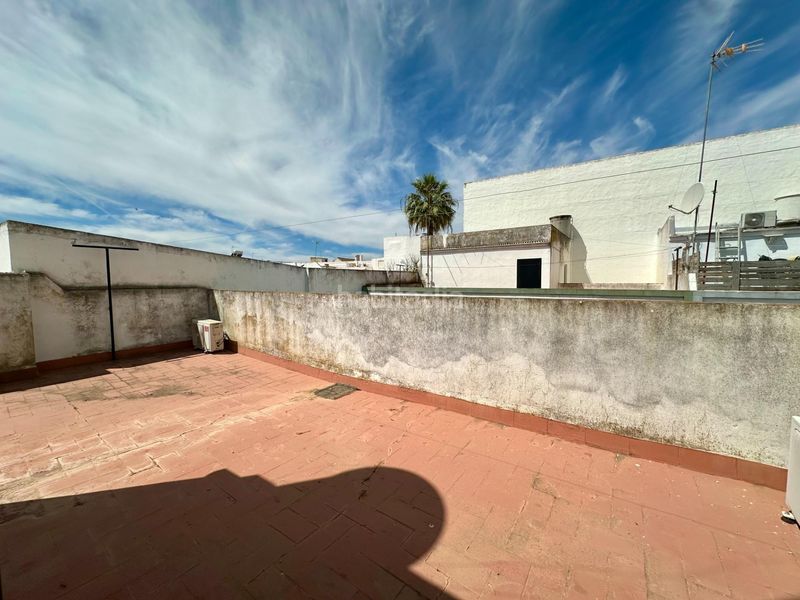 Foto a65e9a6e-744a-4de9-b6ea-f3e03fc1ee22. Casa  de dos plantas en Marchena