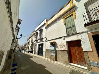 Country house  Calle madre carmen ternero ibarra. Casa para reforma en calle quemá