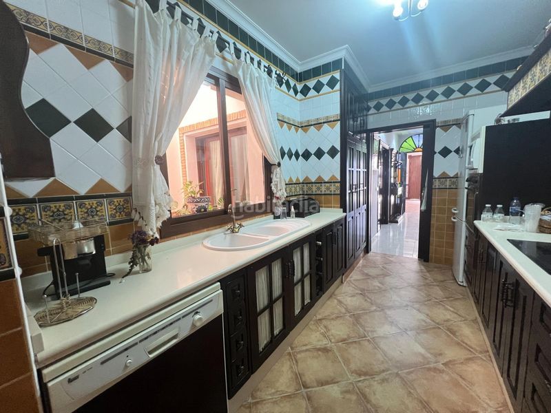 Foto 4ad2a18b-bc07-4f90-b083-6892dbd14826. Casa amb aparcament a Marchena