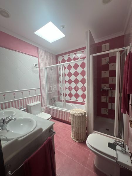 Foto b10289f8-e099-4035-a9b9-dd9e1e6660fc. Casa amb aparcament a Marchena